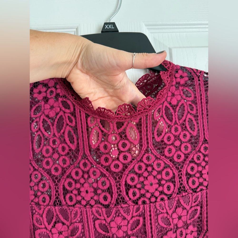 Elegant Lulu's Burgundy Lace Midi Dress size medium - Picture 4 of 11